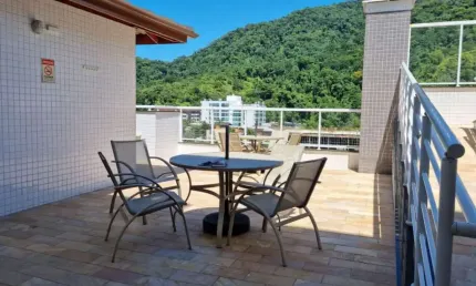 Apartamento com 02 dormitórios, lazer , perto do mar. toninhas. vista serra