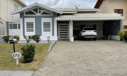 Casa com 3 quartos à venda no Centro, Taubaté 