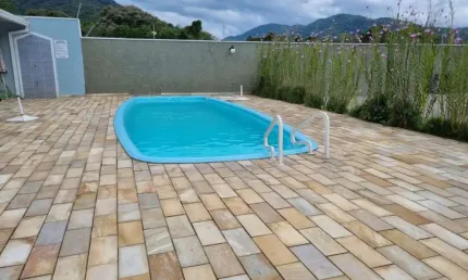 Apartamento com 02 dormitórios, lazer completo, perto do mar