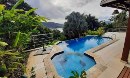 Excelente Casa, 600m² de área Construída, 6 suítes em Condomínio - Toninhas-Ubatuba