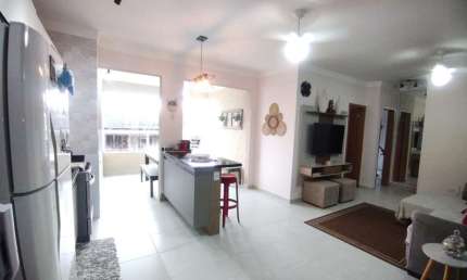 Apartamento novo, localizado apenas á 400 metros da Praia das Toninhas.