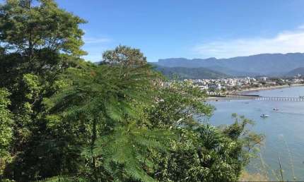 Magnífica casa com vista espetacular da orla do Itaguá