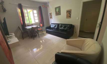 Apartamento de 60m² na Praia Grande, com 2 dormitórios e 3 garagens cobertas, ótima localização !