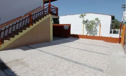 Linda Pousada com 12 apartamentos e 7 suítes na Maranduba a 50 metros do mar!