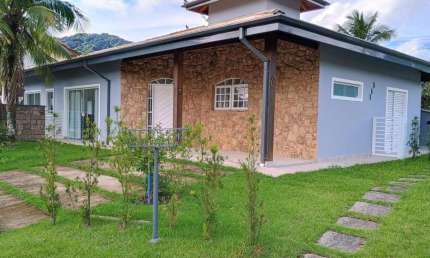 Casa  dos sonhos em condomínio fechado no Ubatuba Country