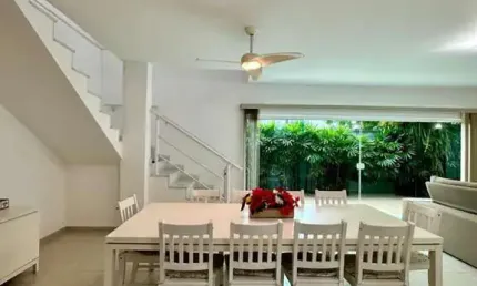 Excelente  Casa com 6 suítes com 450 metros de construção