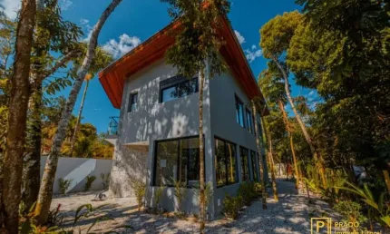 Excelente Casa mobiliada com 4 suítes no bairro Prumirim em Ubatuba.
