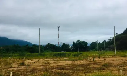 Terreno plano e limpo pronto para construcao, no loteamento Jardim Tropical