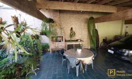 Casa no Jardim Carolina com 2 dormitórios sendo 1 suíte com terreno de 380 metros e 223 metros de construção.