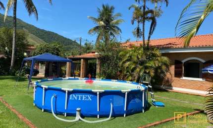 Excelente Casa na Maranduba com terreno de 1000 metros a 400 metros da Praia.