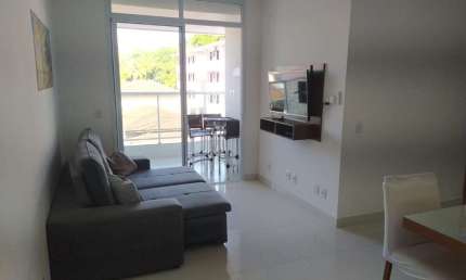 Apartamento de 2 Dormitórios, sendo 1 suíte, Toninhas 2o. andar. Elevador/ Piscina