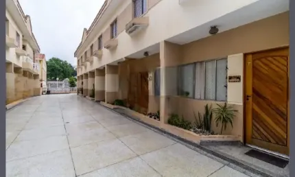 PARQUE SÃO LUCAS - SOBRADO EM CONDOMINIO 110M² 2 DORM. SALA 2 AMB. QUINTAL, 2 VAGAS + DEPÓSITO.