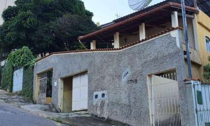 Casa com 3 dormitórios à venda, 550 m² por R$ 550.000,00 - Bandeirantes - Juiz de Fora/MG