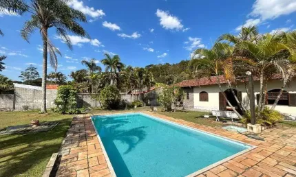 Casa com 3 dormitórios à venda, 300 m² por R$ 990.000 - Parque Jardim da Serra - Juiz de Fora/MG