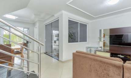 Encantador Sobrado Triplex com Quintal e Espaço Gourmet