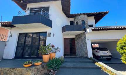 OPORTUNIDADE LINDA CASA 4 QUARTOS PRÓXIMO AO PARQUE SÃO LOURENÇO
