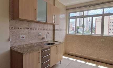 Excelente apartamento, 3 dormitórios, ensolarado, garagem livre, 5º andar, ótima localização, reformado.