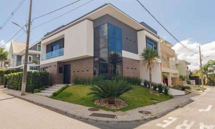 CASA NO CONDOMÍNIO PLAZA MADRID - NEOVILLE - 4 SUÍTES - 5 VAGAS DE GARAGEM 