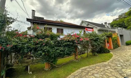 CASA com 4 dormitórios à venda com 230m² por R$ 1.590.000,00 no bairro Seminário - CURITIBA / PR