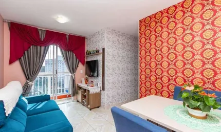 APARTAMENTO SEMI MOBILIADO FACE NORTE EM CONDOMÍNIO CLUBE NO BAIRRO PINHEIRINHO