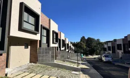 Casas com 3 quartos/suíte, 2 vagas de garagem - bairro santa felicidade