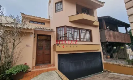 Casa em condomínio fechado com 3 quartos à venda na Rua Martim Minaberry, 431, Partenon, Porto Alegre por R$ 687.000