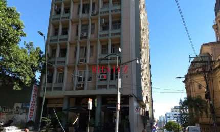 Apartamento com 3 quartos à venda na Rua Duque de Caxias, 1191, Centro, Porto Alegre por R$ 668.000
