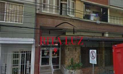 Kitnet / Stúdio à venda na Rua Demétrio Ribeiro, 1078, Centro, Porto Alegre por R$ 135.000