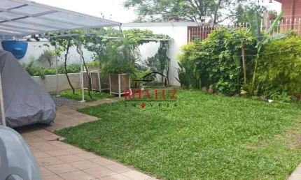 Casa com 3 quartos à venda na Rua Eurico Lara, 656, Medianeira, Porto Alegre por R$ 1.380.000