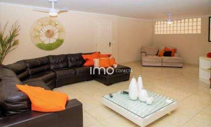 Casa com 4 quartos à Venda, 300 m² por R$ 2.000.000 - Vila Vioto - Jundiaí/SP