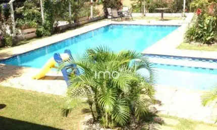 Vende se Belíssima Casa Cafezal 4 , 432m² A.C.  4 quartos, 2 suítes, 3 salas, piscina, área gourmet, pomar,  segurança e privacidade!!!