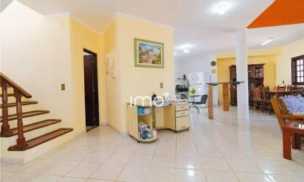 Belíssima Casa de Campo no Champs Prive em Campo Limpo Pta 399 m² A.C.  1025m² A.T. 3 Quartos , Piscina, Sauna, Pomar, Horta, financia, avalia permuta