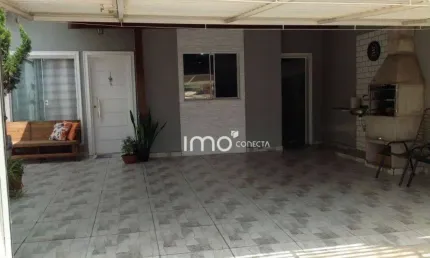 Vende se casa no jardim marambaia 3 quartos sendo 1 suíte, churraqueira, área de serviço, garagem coberta para 2 veículos , 120m² a. c.  150m² a. t.