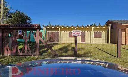 Cidreira - Casa em alvenaria com 3 dormitórios a 250m do mar