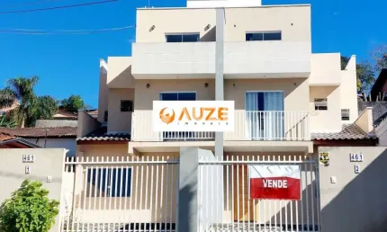 Sobrado NOVO Triplex + Terraço no Pilarzinho com amplo espaço externo (jardim na frente e nos fundo