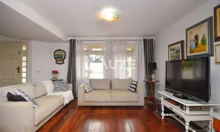 Sobrado a venda 239m² de área útil com vista para o parque barígui
