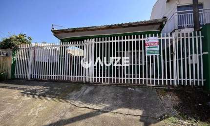 Aceita Financiamento! Casa averbada com 160m² de área construída pertinho de todo o comércio, escol