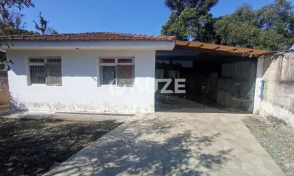 Oportunidade Única! Imóvel com 3 Moradias e Amplo Terreno no São Dimas, Colombo!