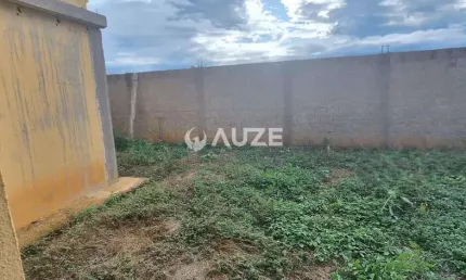 Casa térrea de esquina à venda – espaço, conforto e localização!
