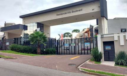 Casa em Condomínio Fechado para viver com segurança e conforto. Residencial Alto Boulevard.