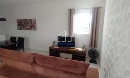 Cobertura  à venda, com 02 dormitórios e cozinha planejada no Conjunto Residencial Araretama, Pinda