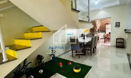 Sobrado à venda, Residencial Maricá, Pindamonhangaba, com três dormitórios sendo uma suíte e piscin