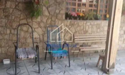 Casa à venda, Maria Áurea, com três dormitórios sendo uma suíte e Edícula.