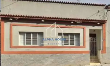 Casa em localização privilegiada no centro da cidade. Para Venda e Locação, Centro, Pindamonhangaba