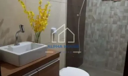 Ótima casa para locação com 02 dormitórios e portão eletronico no bairro mombaça i, em pindamonhang