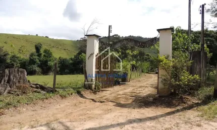 Fazenda à venda, Jardim América, Cruzeiro, SP, passa rio de água cristalina.