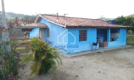 Sítio à venda, Catioquinha, Cunha, Com dois dormitórios e fogão á lenha.