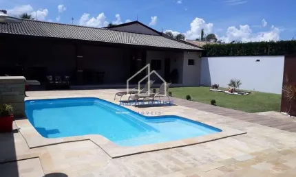 Linda casa à venda com 03 dormitórios (sendo 01 suíte master)  e piscina no bairro Jardim Residenci