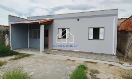 Casa à venda, Residencial Andrade, Pindamonhangaba, com terreno de 250m2 e três dormitórios.