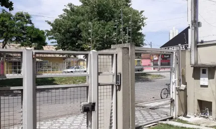 Excelente casa residencial/comercial no bairro Estiva em Taubaté,